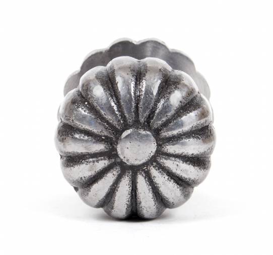 Natural Smooth Flower Cabinet Knob - Large Image 2